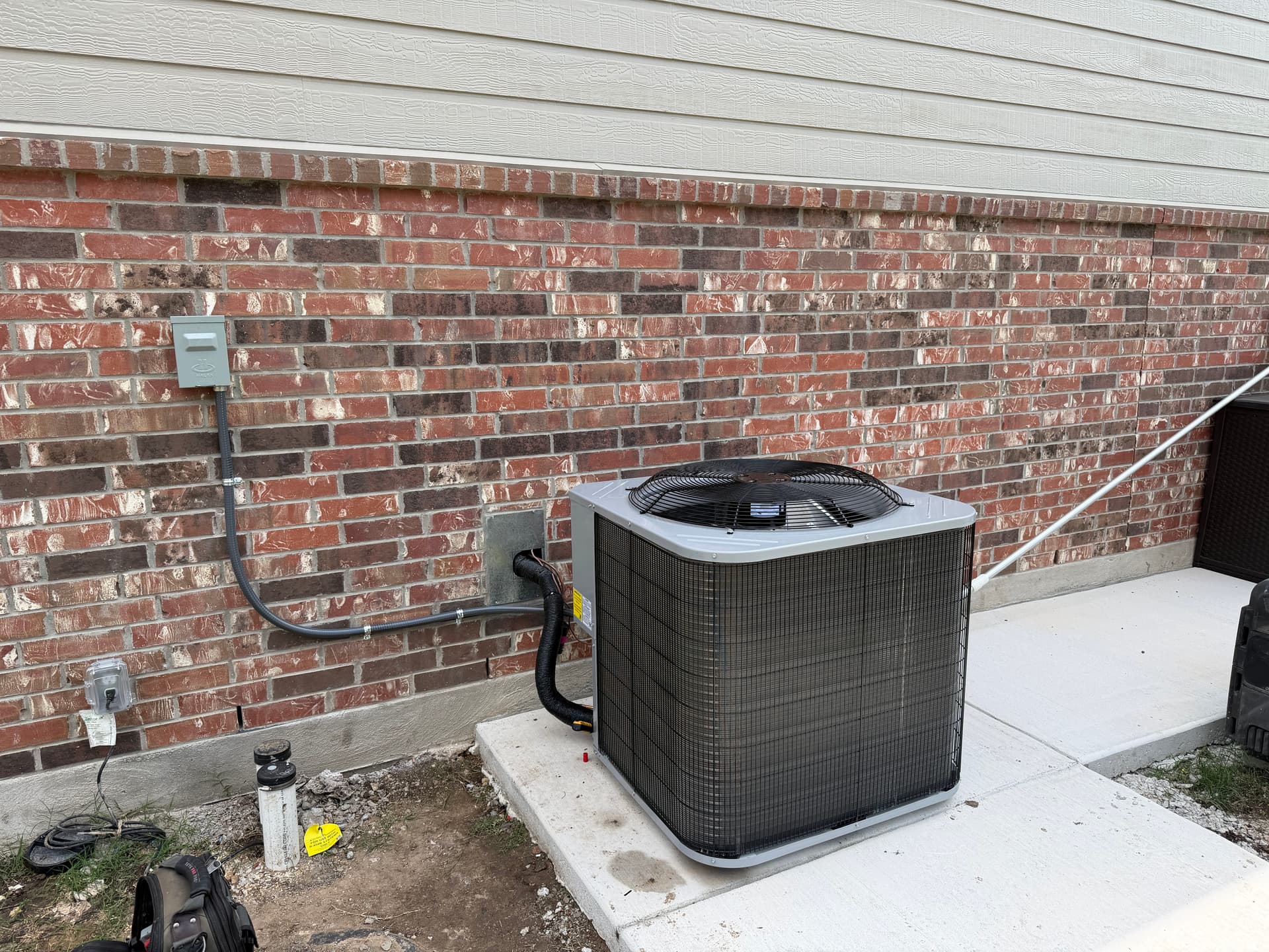 5 Ton Carrier Heat Pump Installed on Richland Hills Workshop image