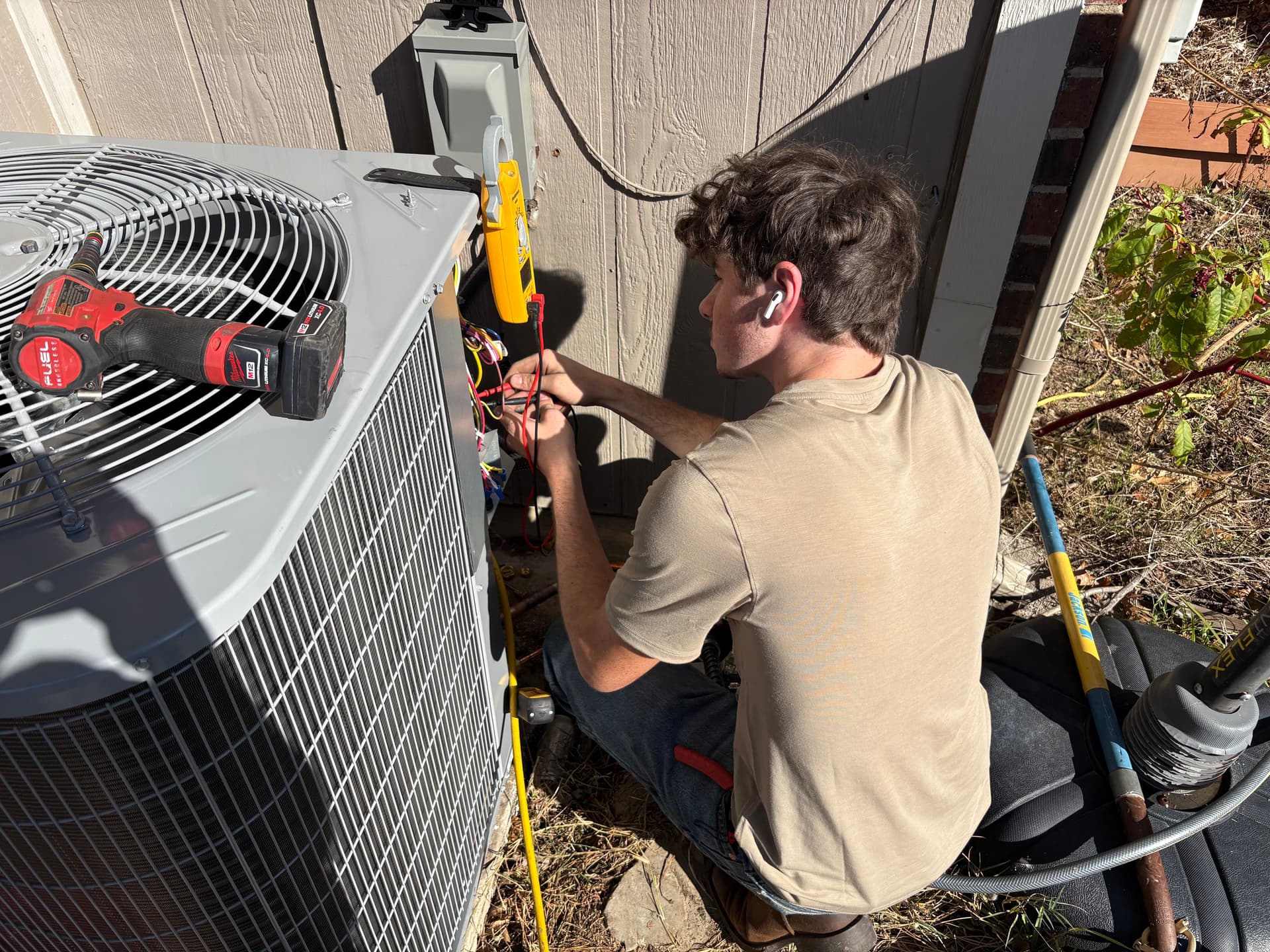 Installing a New Carrier Heat Pump and AC in Arlington image